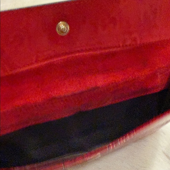 Gucci red patent leather wallet heart closure - Picture 16 of 16